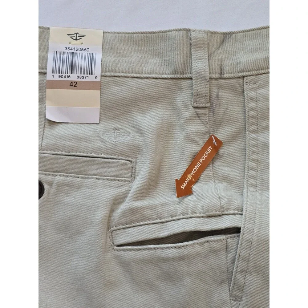 Dockers Men's Shorts Size 42 Flat Front Tan Cotton Khakis Chinos NEW